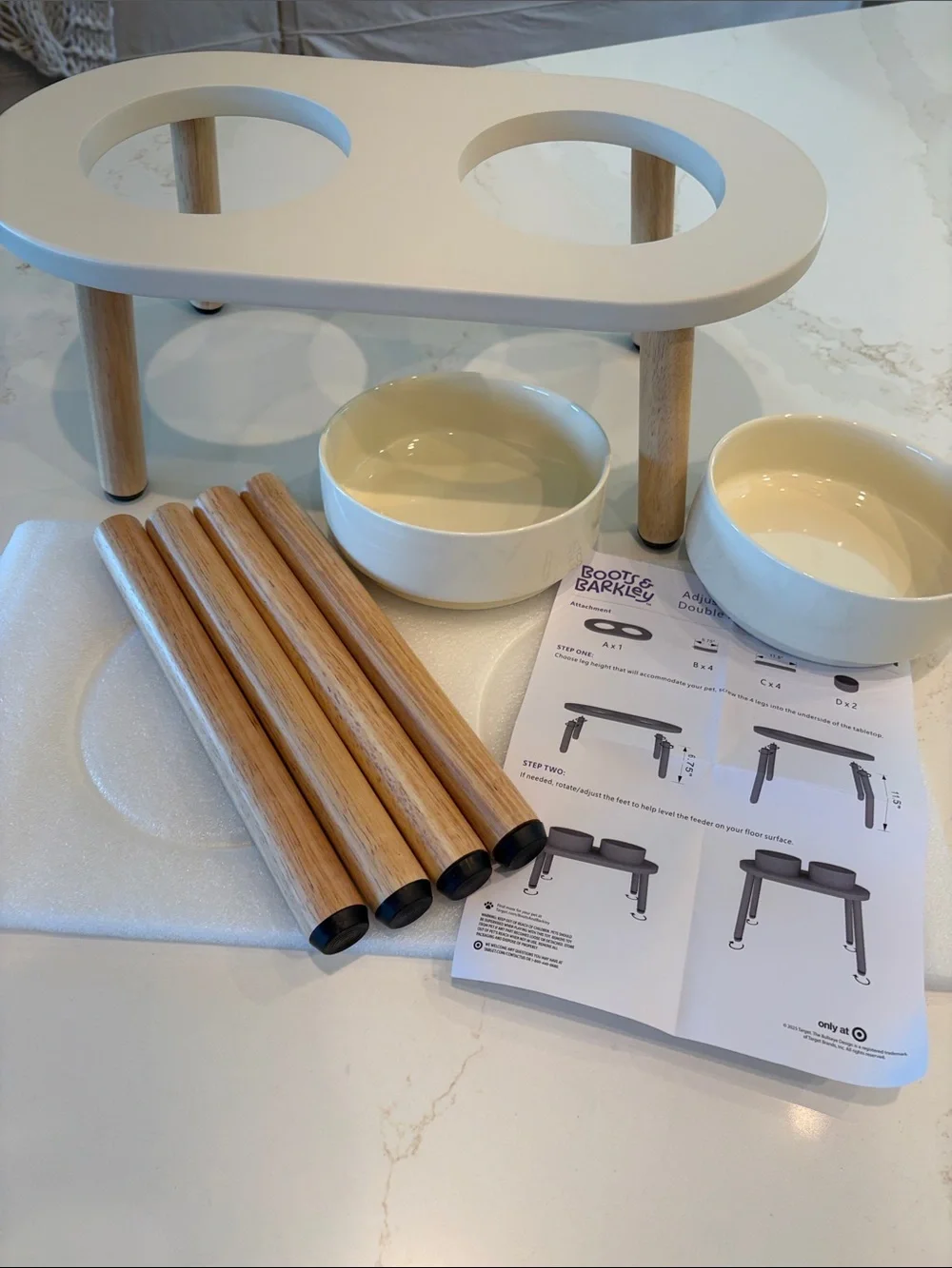 NWT Boots & Barkley Creme Elevated Double Ceramic Pet Feeder with Wood Legs